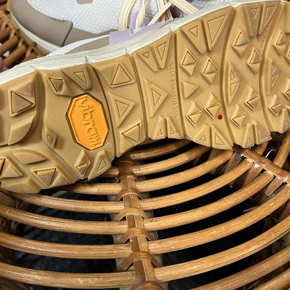 NEW Veja Dekkan Alveomesh Sneaker Size 7 - Picture 7 of 10